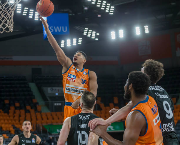 不乏以策应 不乏以策应