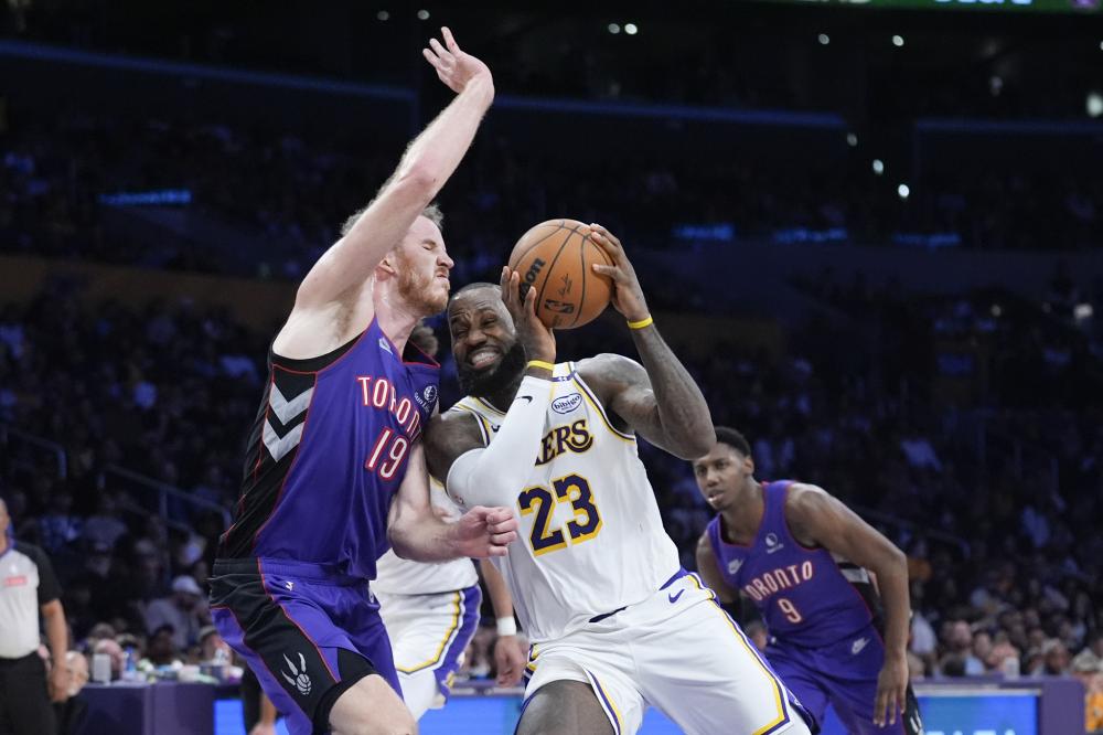 她用自己的 她用自己的