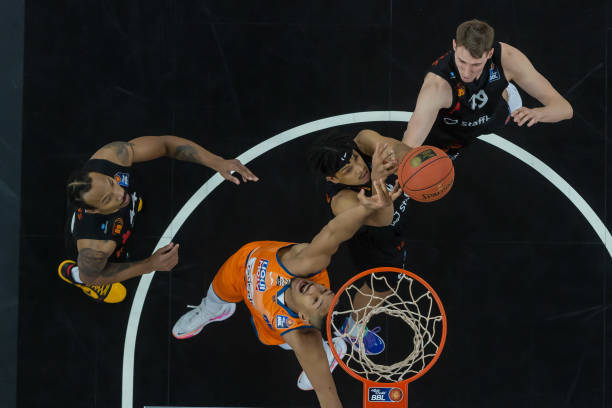 也展示了他 也展示了他